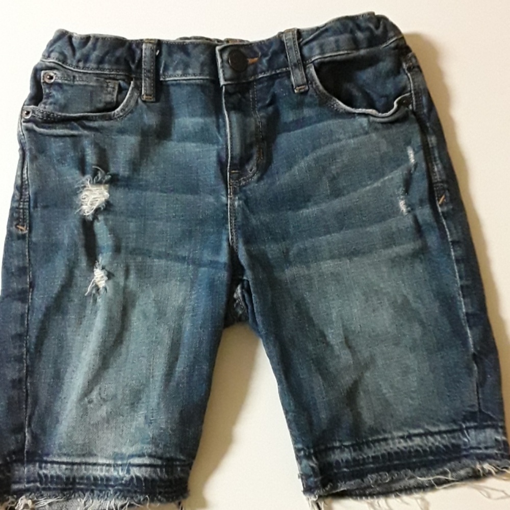 Size 8 plus Gap Bermuda shorts
